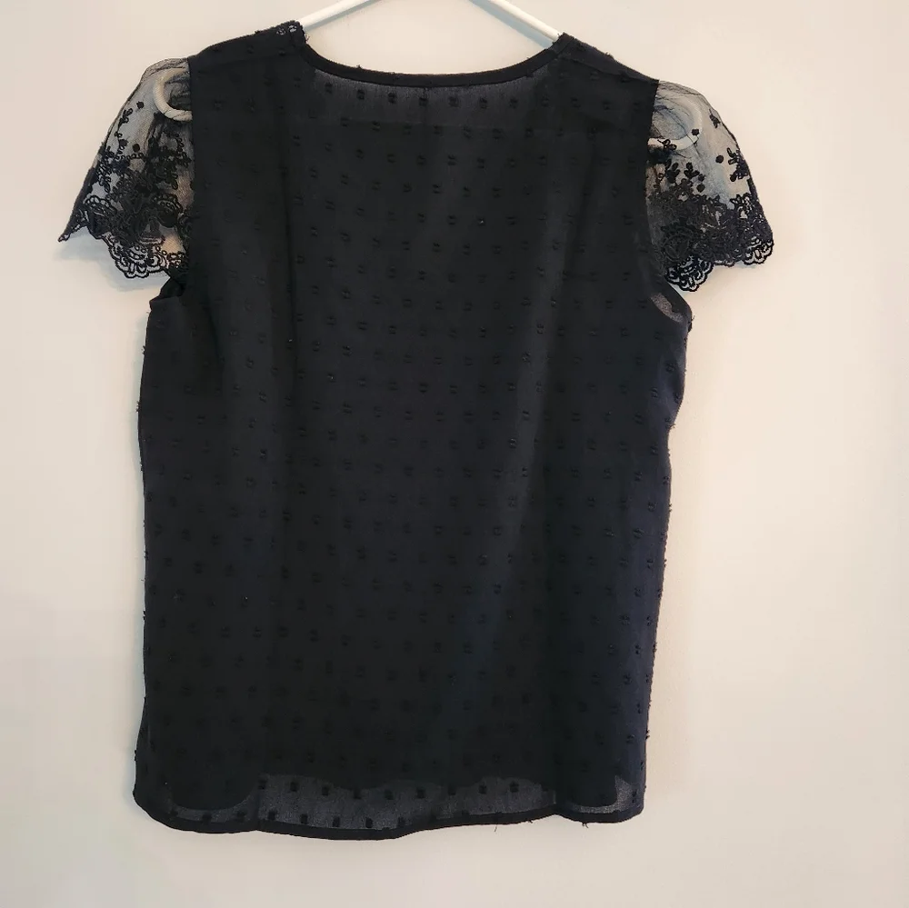 (4 For $20)Wonens Black Blouse with Lace Cap Sleve Stylish Buttons.  Size SP. - Picture 5 of 5